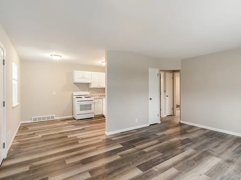 502 E Merrill Ave #8 — Photo 2