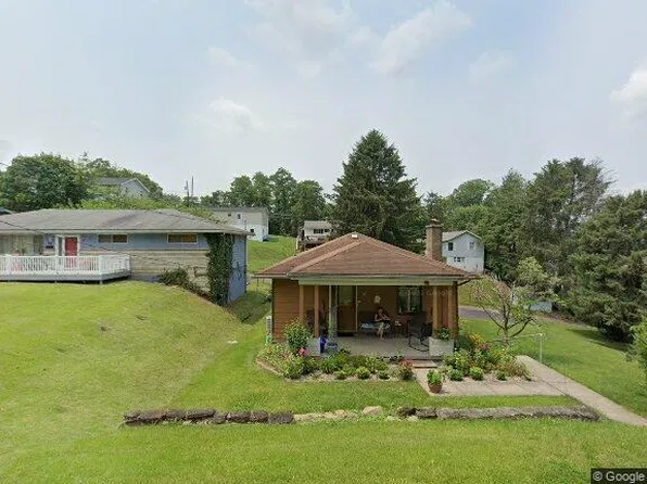 32 W Washington Ave, Westover, WV 26501