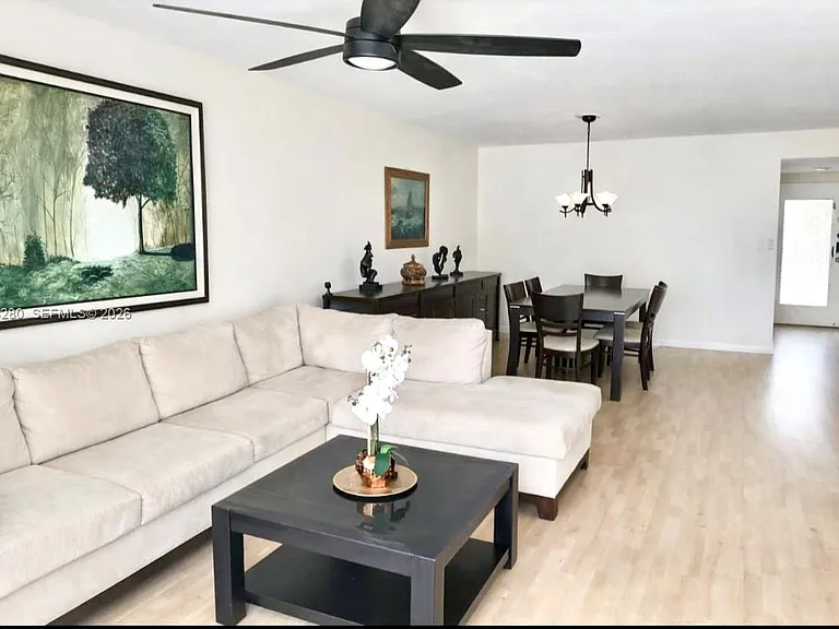 2841 Somerset Dr #215 — Photo 9