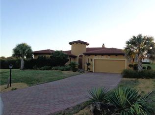 38705 Oak Place Ct, Lady Lake, FL 32159