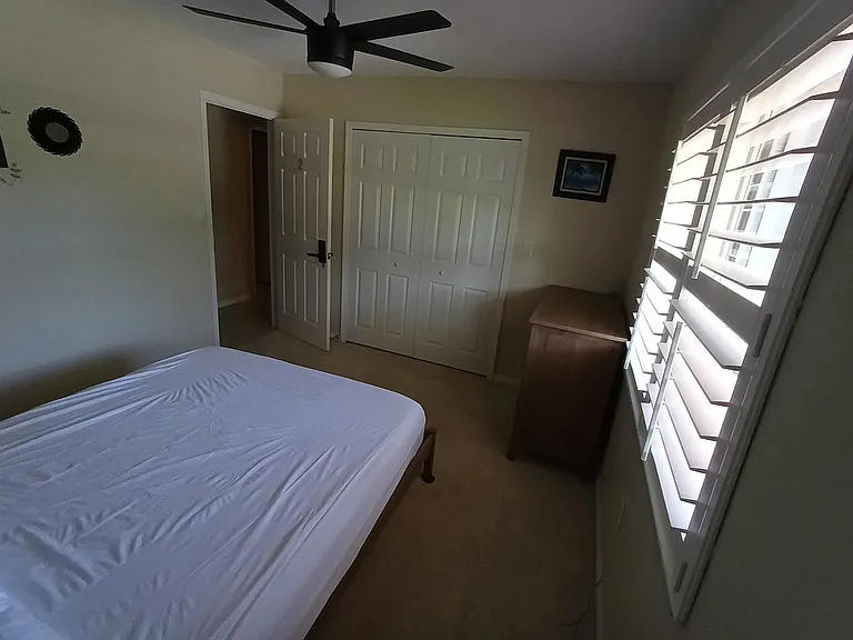 Van Nuys Cir — Photo 4