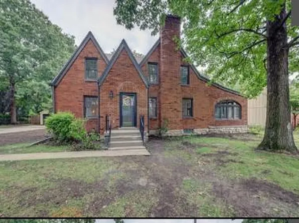 6925 Santa Fe Dr, Overland Park, KS 66204