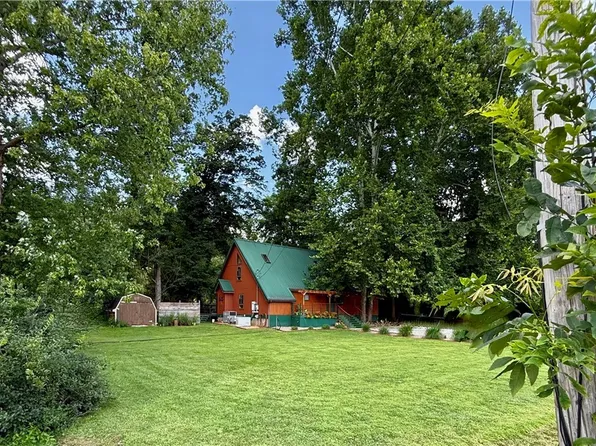 2854 Wells Lock Rd, Elizabeth, WV 26143