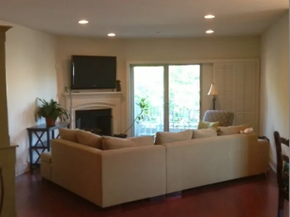 1409 Armacost Ave APT 202, Los Angeles, CA 90025