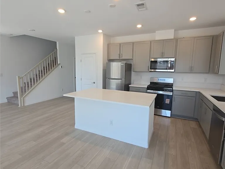 5925 Obsidian Sky Ave — Photo 3