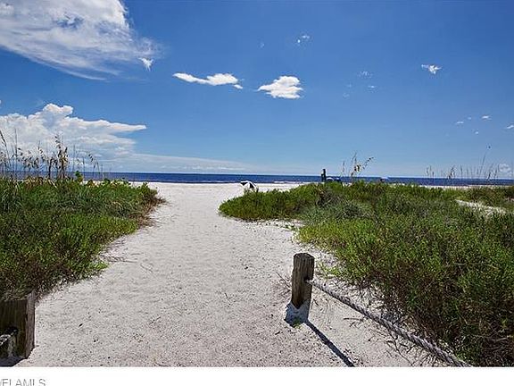 4th image of 2096 Estero Blvd #7