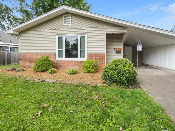 709 S Eisenhower Dr, Marion, IL 62959