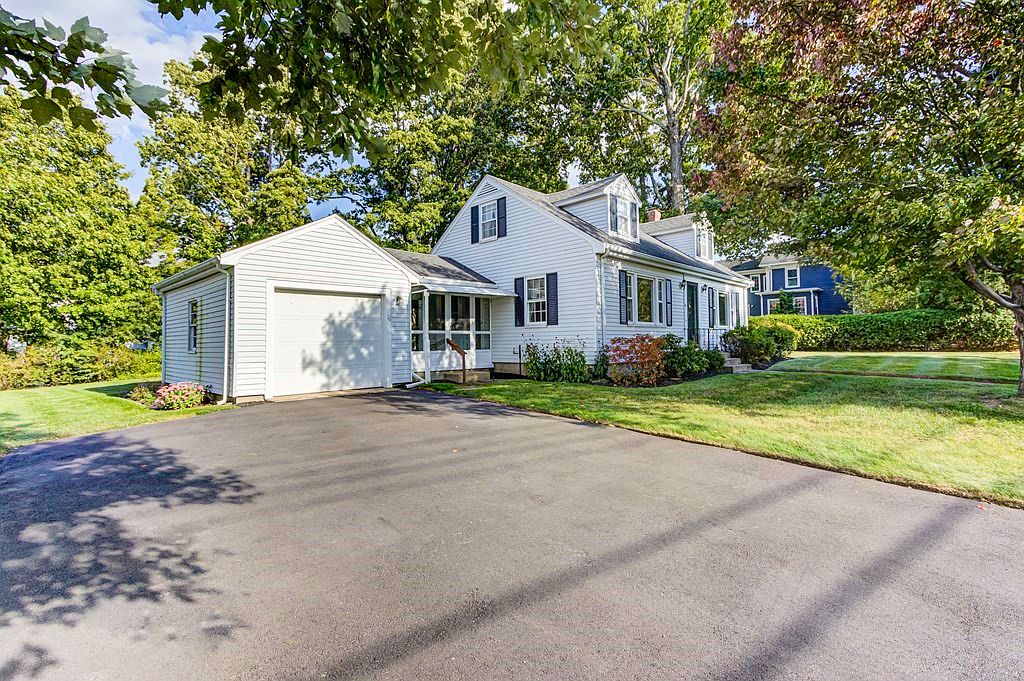 46 Central St, Southborough, MA 01745 Zillow