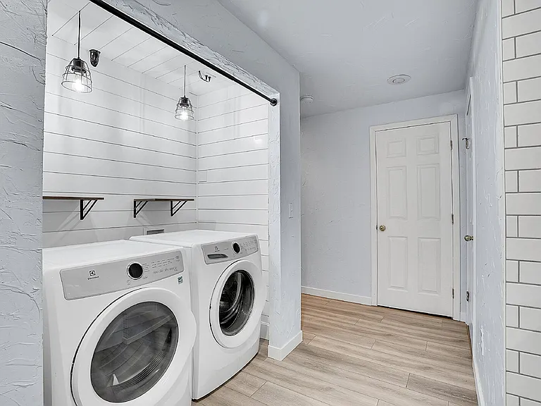 8065 Eagleview Dr — Photo 24