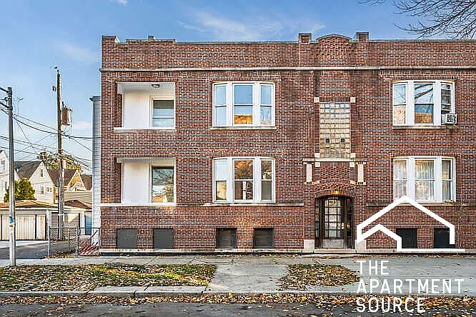 3749 W School St #2F — Photo 10