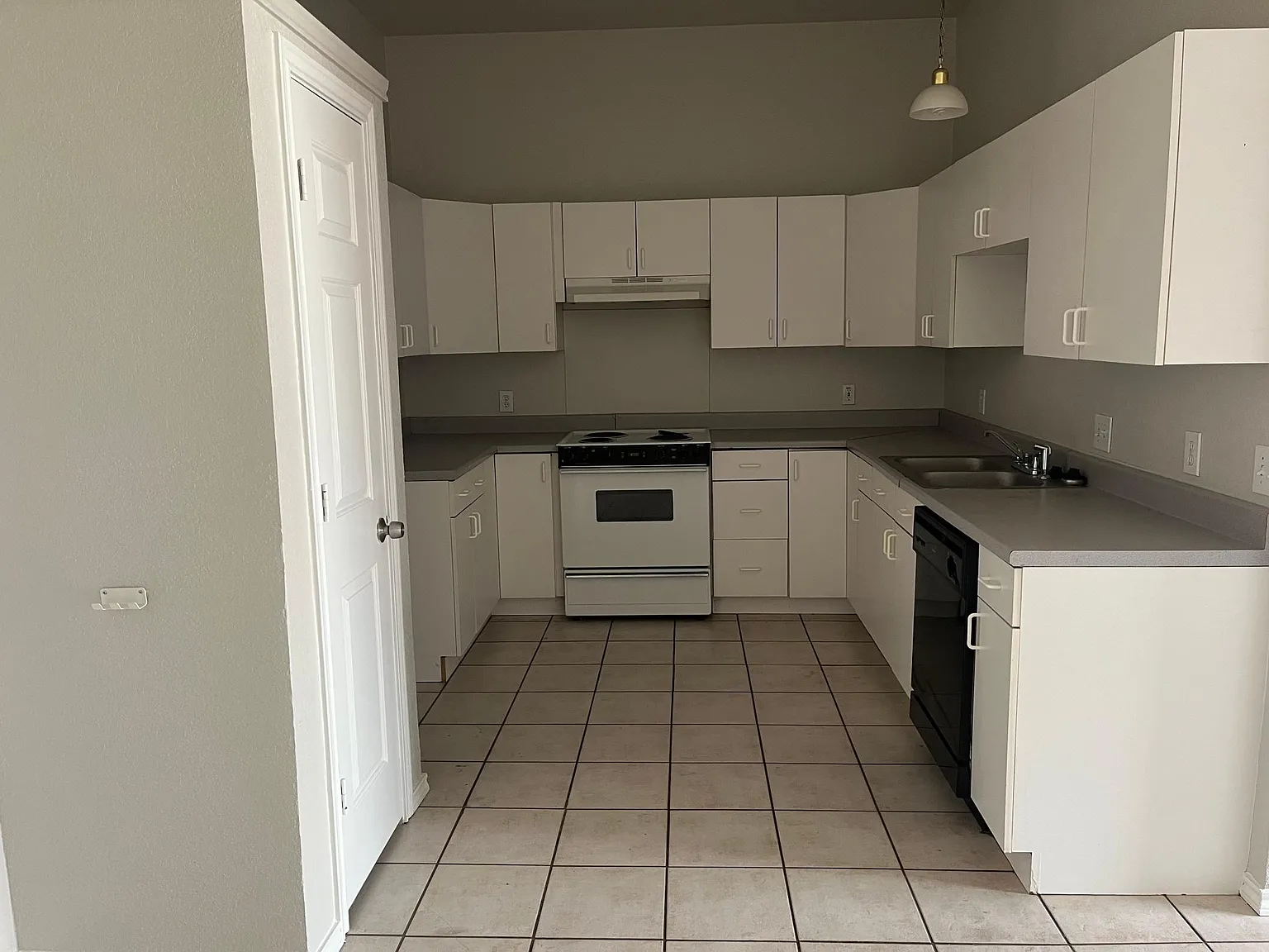 220 Joshua Blvd — Photo 4