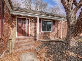 3135 W Edgewood St, Springfield, MO 65807