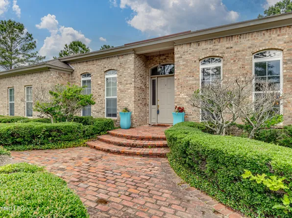 121 Poplar Ridge Dr, Brandon, MS 39047