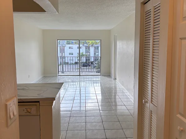 5505 NW 7th St APT W306, Miami, FL 33126
