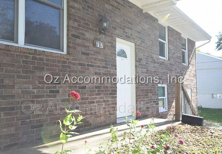 707 N Seminole Dr — Photo 4