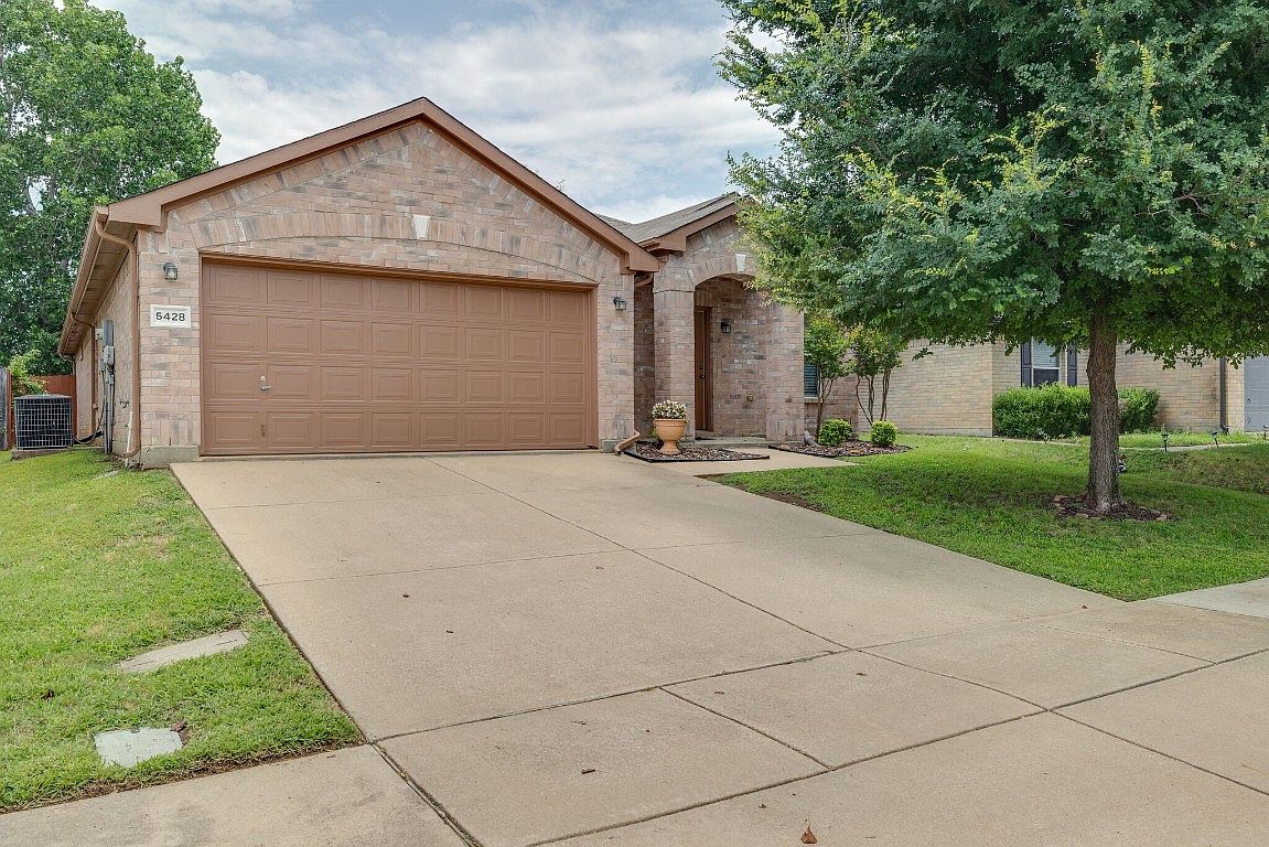 5428 Maverick Dr, Grand Prairie, TX 75052 MLS 20379220 Zillow