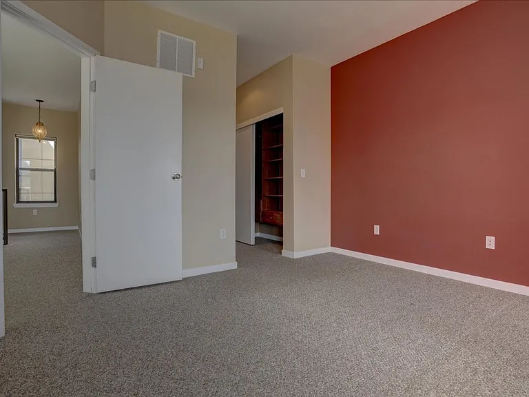 4520 Broadway #206 — Photo 21