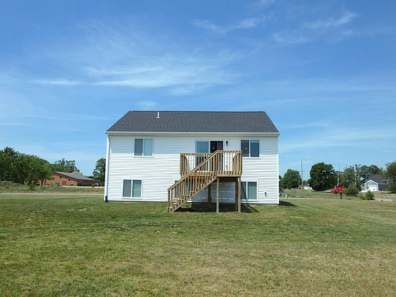 4th image of 670 Manorwood Cir