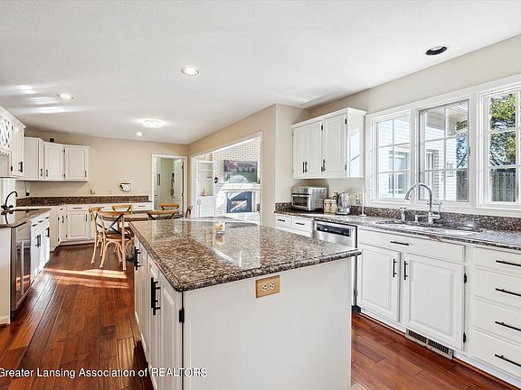 5th image of 1338 Tavistock Pl