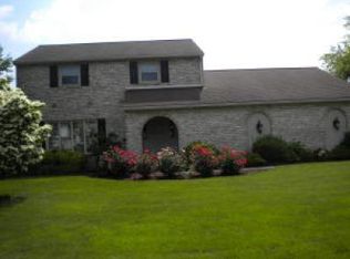 5303 Lake Dr, East Petersburg, PA 17520
