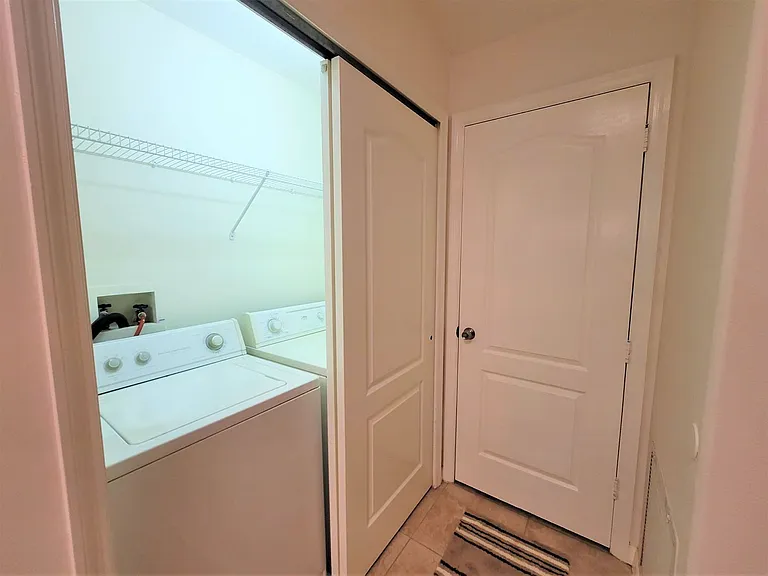 351 Del Monte Rd #B — Photo 24
