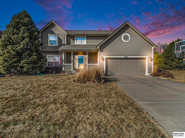 1902 S 199th St, Omaha, NE 68130