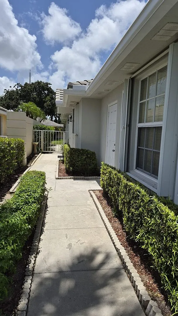 Charming 2BR House in Palm Beach Gardens — Photo 3