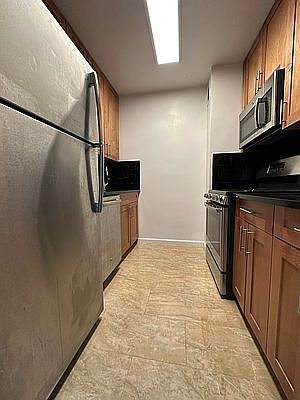 4th image of 250 E 63rd St APT 15F