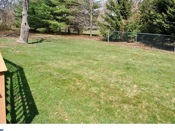 3rd image of 31 Stuart Dr