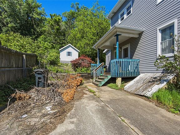 5th image of 3988 Jordan St