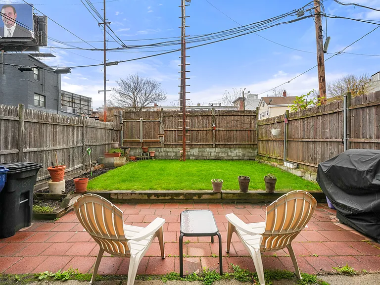 139 Paris St — Photo 9