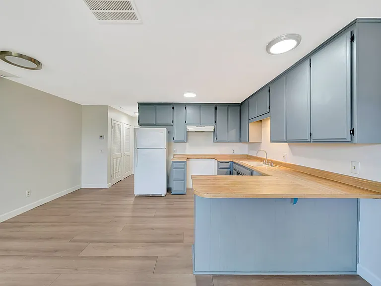 6003 Craner Ave #4 — Photo 8