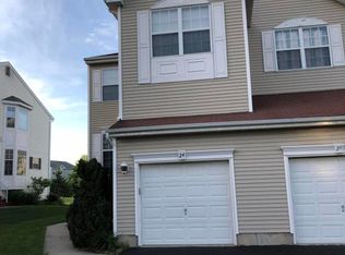 24 Cheyenne St, Tinton Falls, NJ 07712