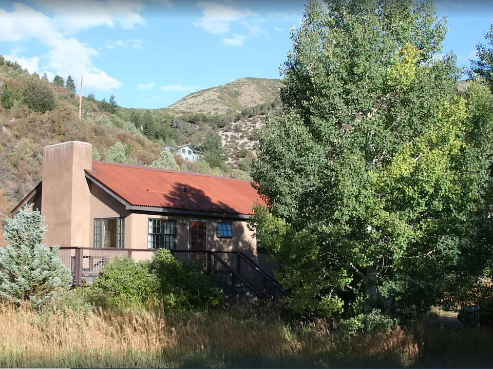 19 Picket Pin Ln
