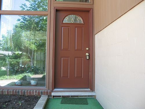 3rd image of 1004 S Briarwood Dr
