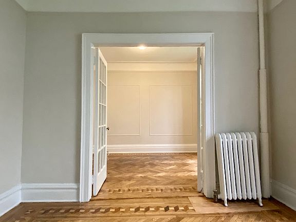 2nd image of 189 Claremont Ave APT 25