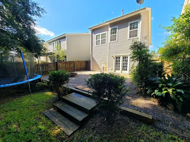 1776 Towne St — Photo 18