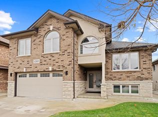 1249 Cancun St, Windsor, ON N9G 0B2
