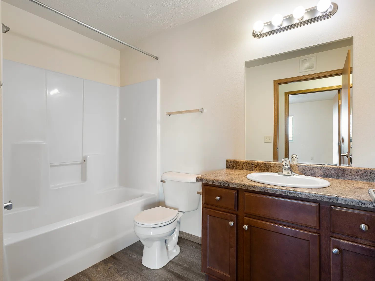 Meadows Apartments — Photo 4