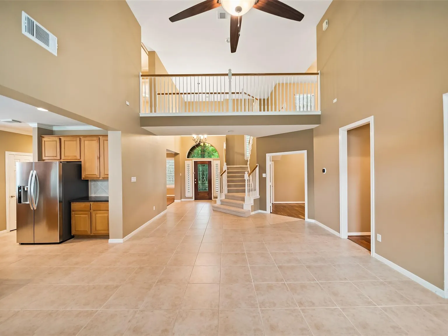 4 bed, 3.5 bath, 3240 sqft, $3,550 — Photo 2