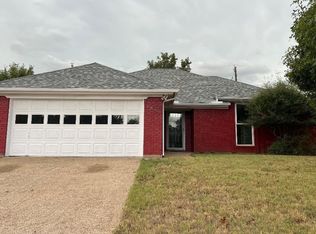 1500 Hyde Park Blvd, Cleburne, TX 76033