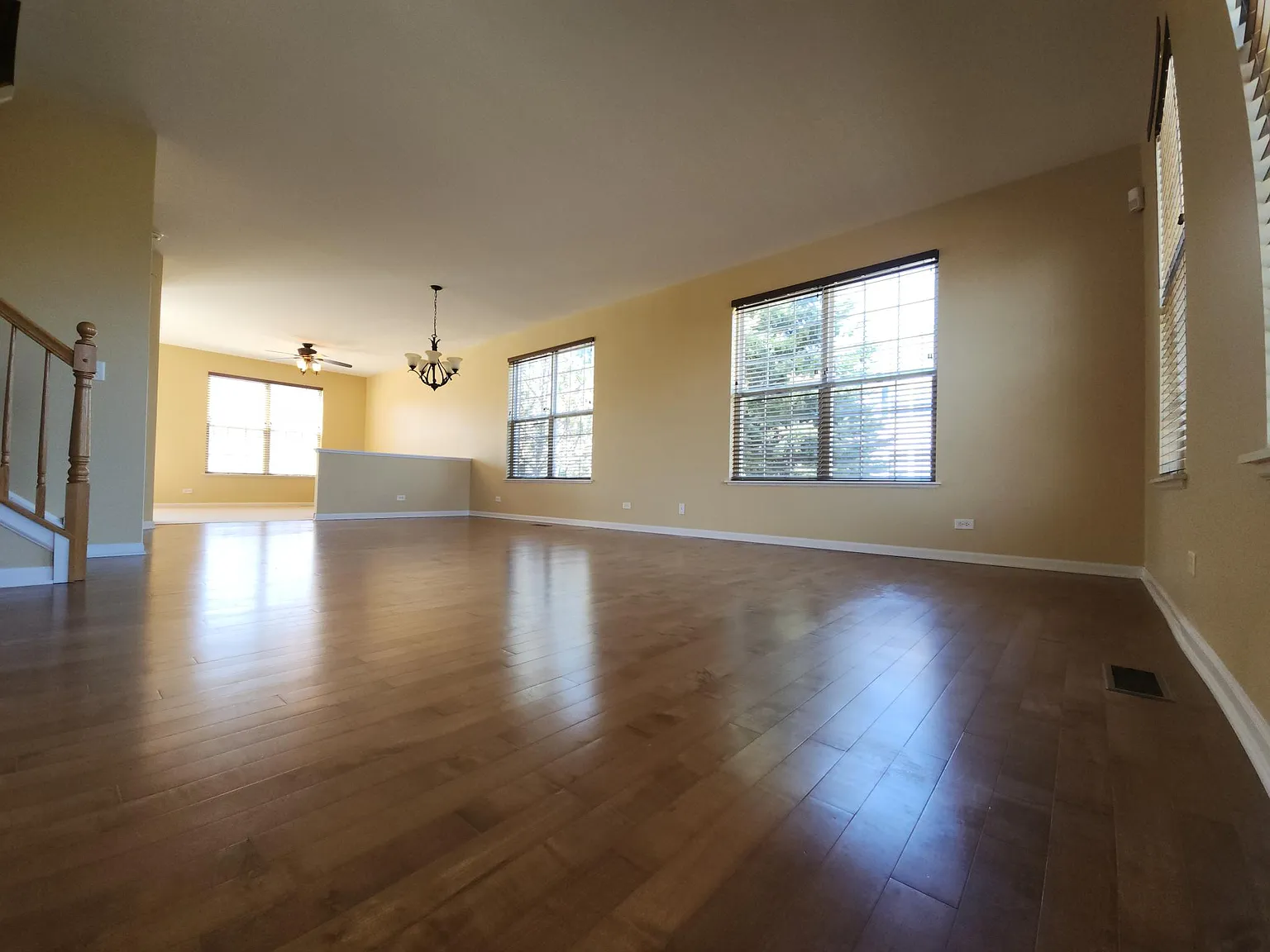 3 bed, 2.5 bath, 2352 sqft, $2,750 — Photo 3