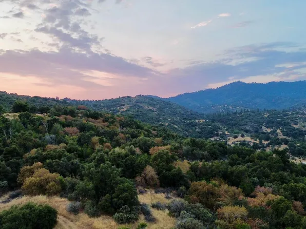Nn Hogback, Badger, CA 93603