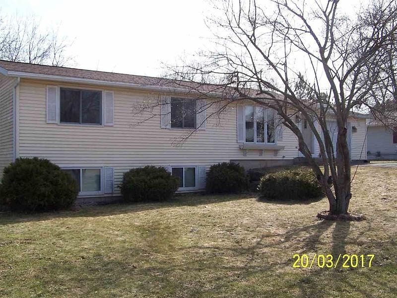 2nd image of 807 Vine St