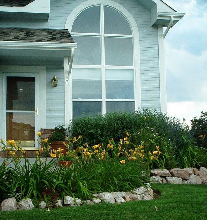 Front of house (newly painted)