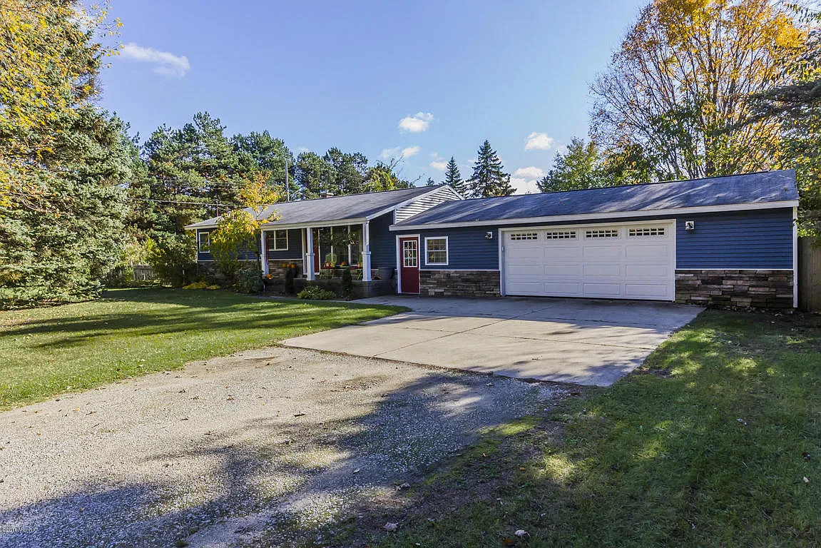 1820 Wolverine St photo 1