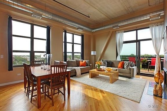 3rd image of 1735 W Diversey Pkwy APT 612