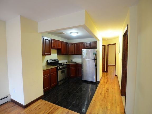 2nd image of 219 Quincy St APT 3