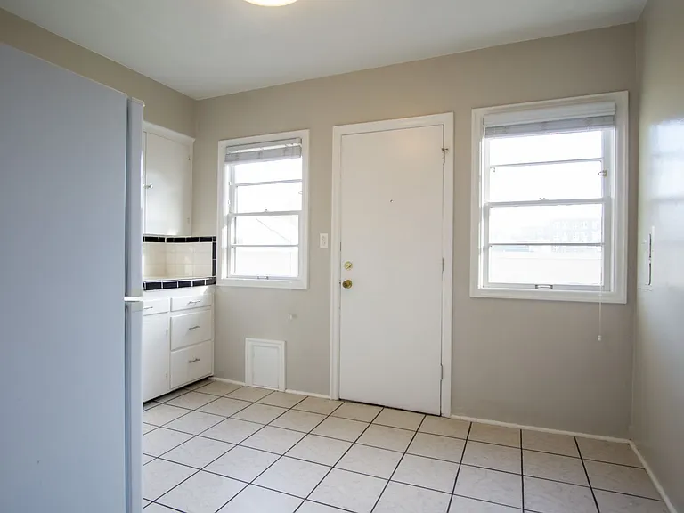 1946 NW Lovejoy St #3 — Photo 6