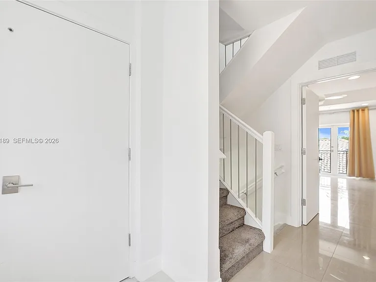 820 NE 7th St #G — Photo 35